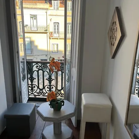 Lisbon River House Hostel