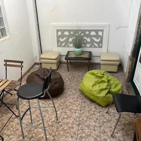 Lisbon River House Hostel Almada
