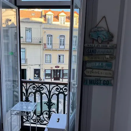 Lisbon River House Hostel Almada
