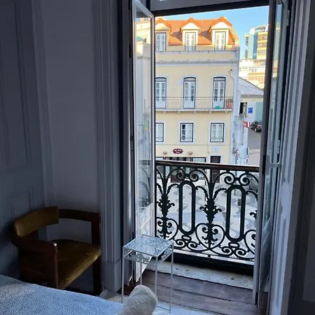 Lisbon River House Hostel *