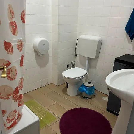 Lisbon River House Hostel